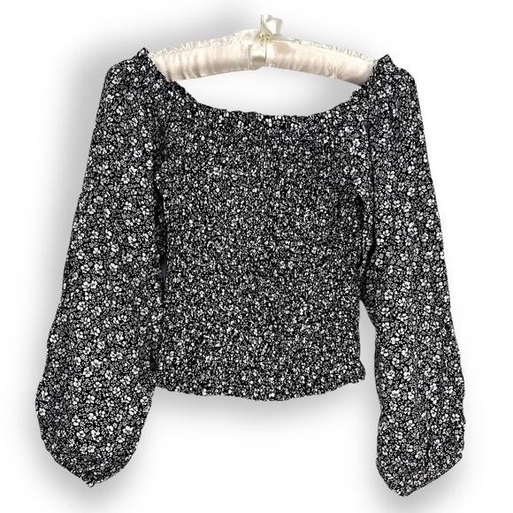 New Look Black Blouse White Floral Off the Shoulder Smocked Long Sleeve Sz 2 XS - Picture 1 of 9